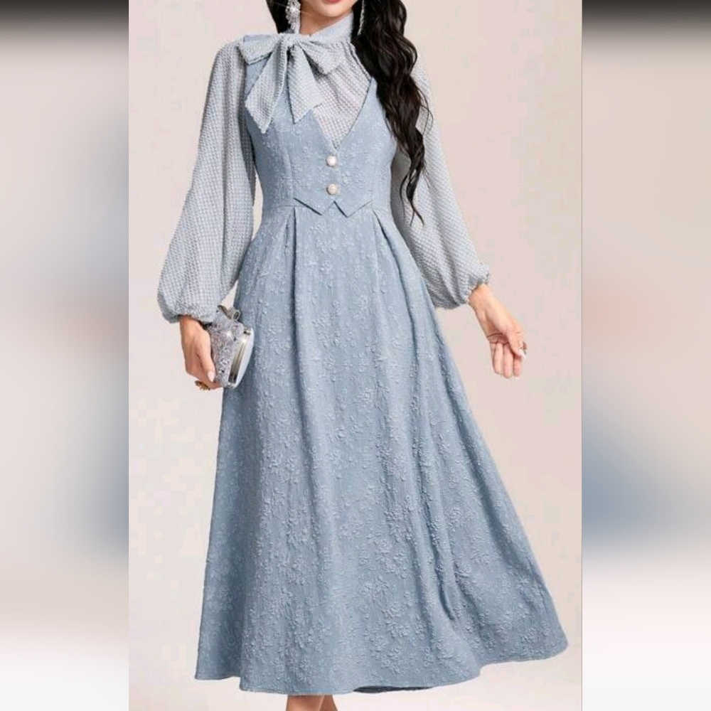 Elegant Blue Long Sleeve Dress
